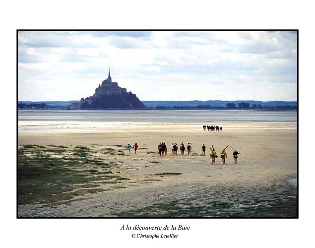 Photo en couleur de la galerie "cartes postales".Excursion dans la Baie du Mont St Michel à marée basse.© Août 2001 Christophe Letellier tous droits réservés.