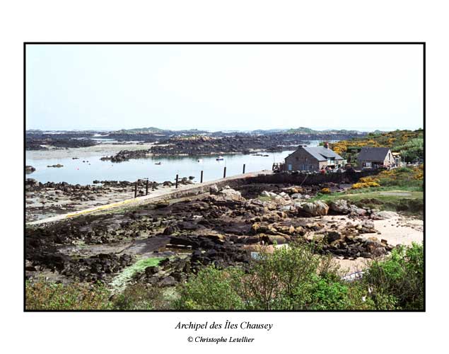 Photo couleur de la galerie "Cartes postales".Panorama le l'archipel des îles Chausey. © Avril 2003 Christophe Letellier tous droits réservés.