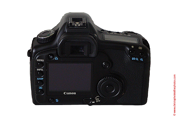 Appareil photo numérique Canon Eos 5D Full Frame en vue de face avec le miroir et le capteur à 9 points AF