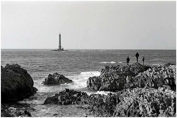 Photo  noir et blanc de la galerie "Basse Normandie".Pointe du Cap de la Hague (Cotentin) avec son phare.© Avril 2005 Christophe Letellier, tous droits réservés.Pour revenir à la galerie, cliquez sur la photo.