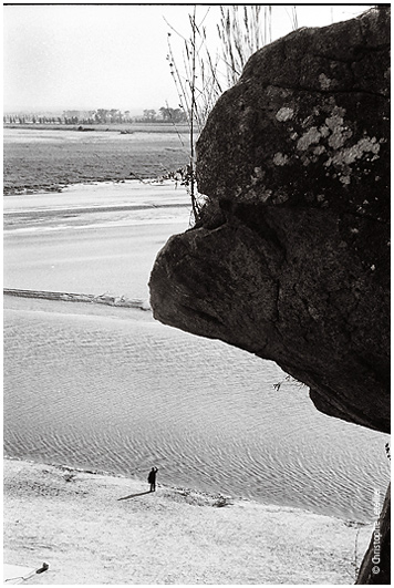 Photo noir et blanc de la galerie " La baie du Mont Saint Michel ". © Août 2000 Christophe Letellier, tous droits réservés. Pour revenir à la galerie, cliquez sur la photo.