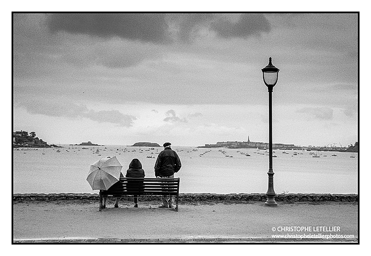 Photo noir et blanc de la plage de Dinard par la route de la cote © Christophe LETELLIER