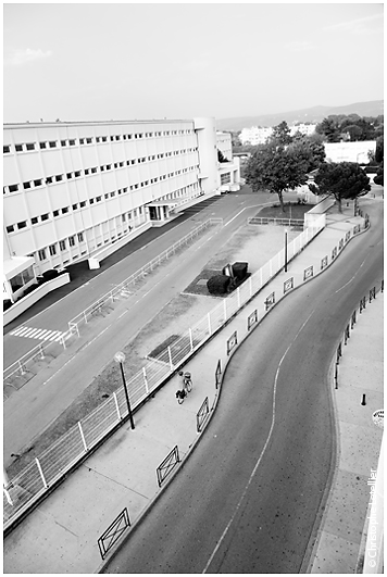 Photo noir et blanc de la rue du Mistral à Montélimar. © 2009 Christophe Letellier tous droits réservés. Reproduction interdite sans autorisation